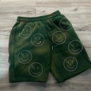RETROVERT SMILEY SHORTS SIZE SMALL